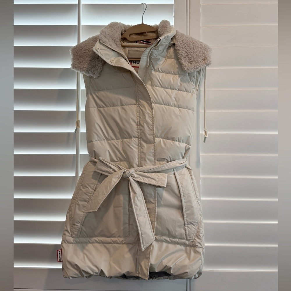 Hunter Puffer Vest with Belt